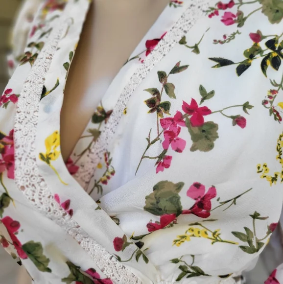 🔥SOLD🔥 🆕️🌺TAYLOR🌺 Women's Short Sleeve Floral Surplice Dress💃 - Picture 6 of 14